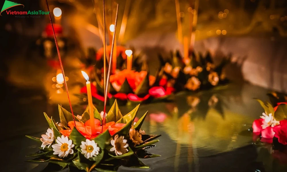 Lanzar los krathong en el río
