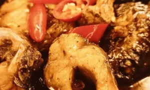 Ca kho to en Relics Coffee and Restaurant