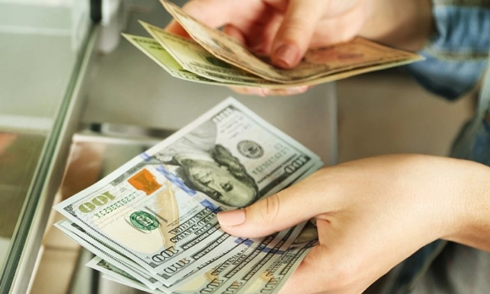 Deberías cambiar dinero en tiendas de oro